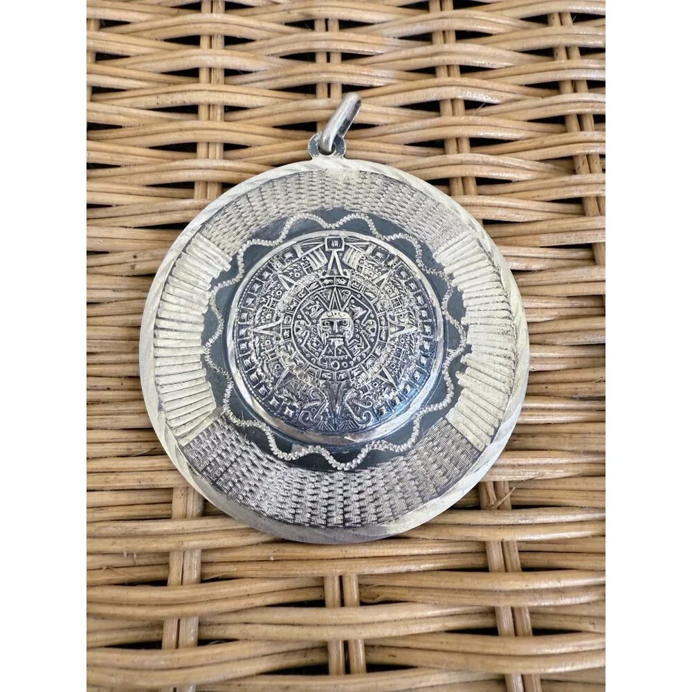 Vintage 60 925 silver Mexican Mayan Aztec Pendant Bernice Godspeed 70 grams - Picture 1 of 13